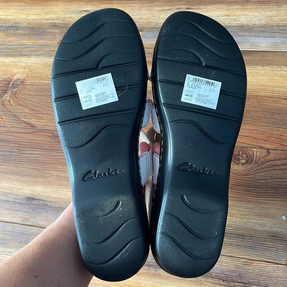 Clarks Lexi Qwin 10 M White Leather Sandals Wedge Heels Velcro Comfort Shoes - Picture 4 of 10